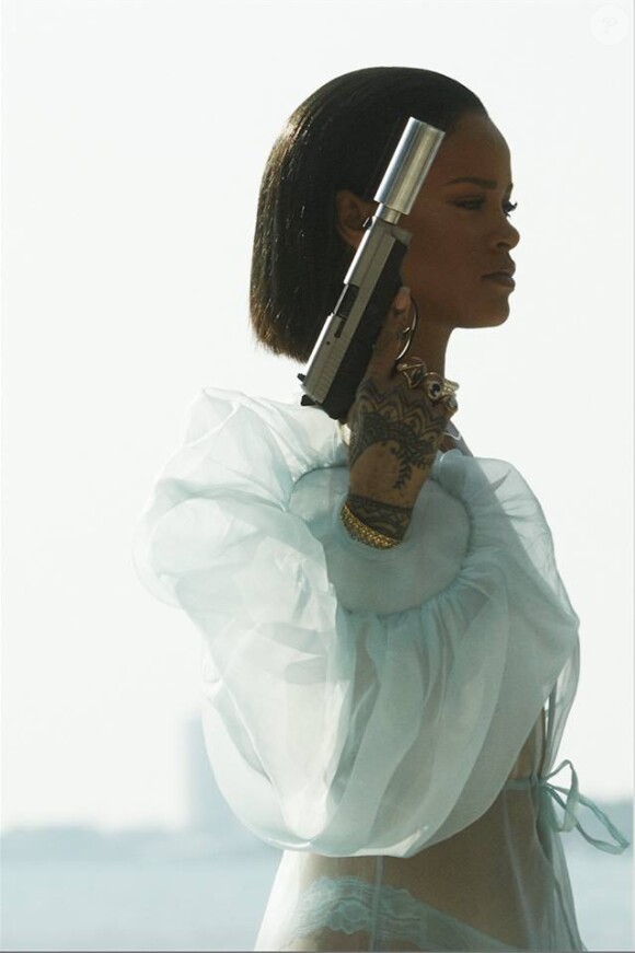Rihanna, tueuse ultrasexy dans le clip de la chanson "Needed Me".