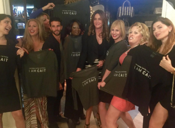 Caitlyn Jenner a publié une photo avec ses copines de l'émission de télé réalité I Am Cait sur sa page Instagram, au mois d'avril 2016.