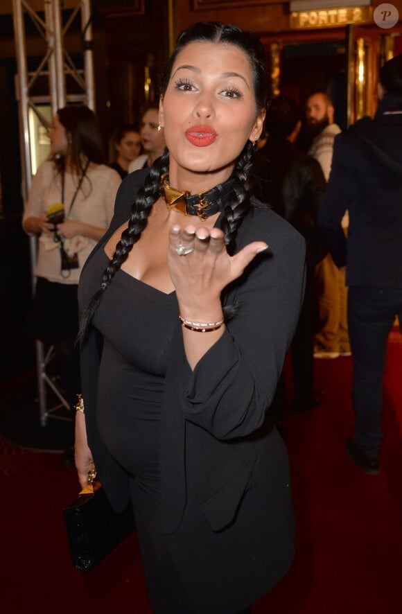 Ayem Nour enceinte à la cérémonie des Melty Future Awards 2016 au Grand Rex à Paris, le 16 février 2016. © Veeren/Bestimage