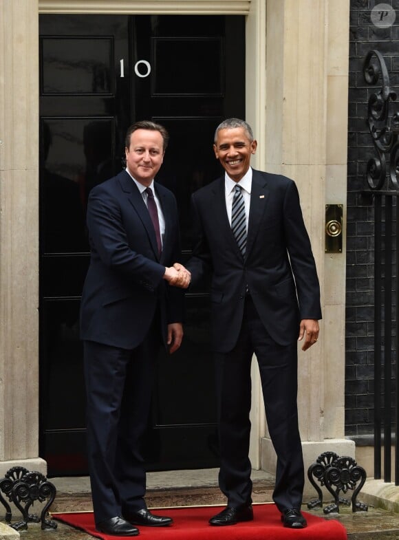 Le président américain Barack Obama a été accueilli par le Premier ministre britannique David Cameron au 10 Downing Street à Londres le 22 avril 2016