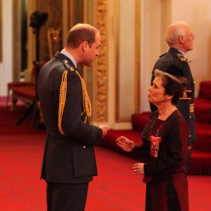 Le prince William remettait dans l'après-midi du 22 avril 2016 des décorations au palais de Buckingham, à Londres, avant de recevoir Barack Obama et son épouse Michelle pour un dîner privé au palais de Kensington.