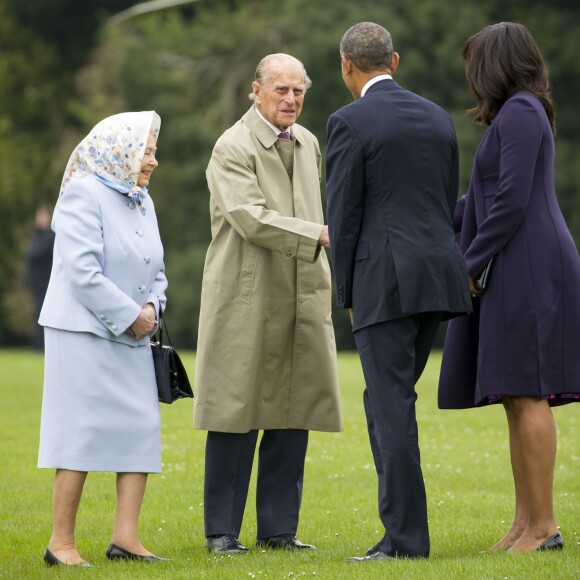 La reine Elizabeth II et le prince Philip ont accueilli à leur arrivée le président américain Barack Obama et sa femme la première dame Michelle à leur descente d'hélicoptère au palais de Windsor, le 22 avril 2016. Pour l'occasion, le couple royal anglais est allé chercher en voiture le président américain et sa femme. Le prince Philip a pris le volant.