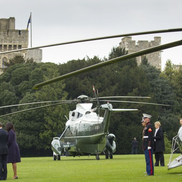 La reine Elizabeth II et le prince Philip ont accueilli à leur arrivée le président américain Barack Obama et sa femme la première dame Michelle à leur descente d'hélicoptère au palais de Windsor, le 22 avril 2016. Pour l'occasion, le couple royal anglais est allé chercher en voiture le président américain et sa femme. Le prince Philip a pris le volant.