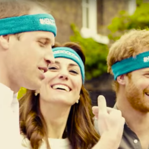 Kate Middleton, le prince William et le prince Harry ont participé le 21 avril dans les jardins de leur résidence du palais de Kensington à un spot de sensibilisation à la santé mentale pour le compte de l'association Heads Together révélé le 24 avril 2016.