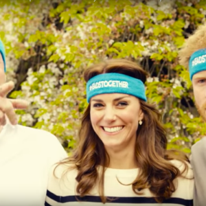 Kate Middleton, le prince William et le prince Harry ont participé le 21 avril dans les jardins de leur résidence du palais de Kensington à un spot de sensibilisation à la santé mentale pour le compte de l'association Heads Together révélé le 24 avril 2016.