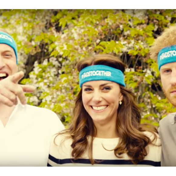 Kate Middleton, le prince William et le prince Harry ont participé le 21 avril dans les jardins de leur résidence du palais de Kensington à un spot de sensibilisation à la santé mentale pour le compte de l'association Heads Together révélé le 24 avril 2016.