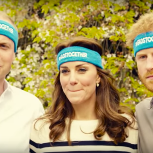 Kate Middleton, le prince William et le prince Harry ont participé le 21 avril dans les jardins de leur résidence du palais de Kensington à un spot de sensibilisation à la santé mentale pour le compte de l'association Heads Together révélé le 24 avril 2016.