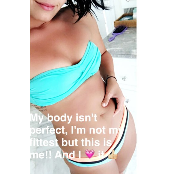 Demi Lovato enfin bien dans sa peau et fière de son corps, s'affiche en maillot sur Snapchat. Photo publiée, le 24 avril 2016