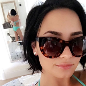 Demi Lovato enfin bien dans sa peau et fière de son corps, s'affiche en maillot sur Snapchat. Photo publiée, le 24 avril 2016