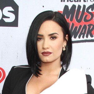 Demi Lovato au Photocall de la soirée des iHeartRadio Music Awards à Inglewood, le 3 avril 2016.