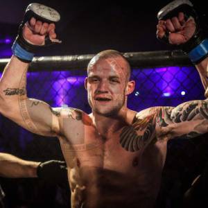 Joshua Herdman, ancien acteur de la saga Harry Potter, se lance dans la MMA.