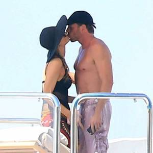 Paris Hilton en vacances à Formentera avec son boyfriend Thomas Gross le 9 juin 2015.