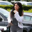 Kylie Jenner est allée déjeuner avec une amie à Calabasas. Kylie et son petit ami Tyga sont à la recherche d'une maison et devraient emménager ensemble très prochainement ! Le 24 avril 2016