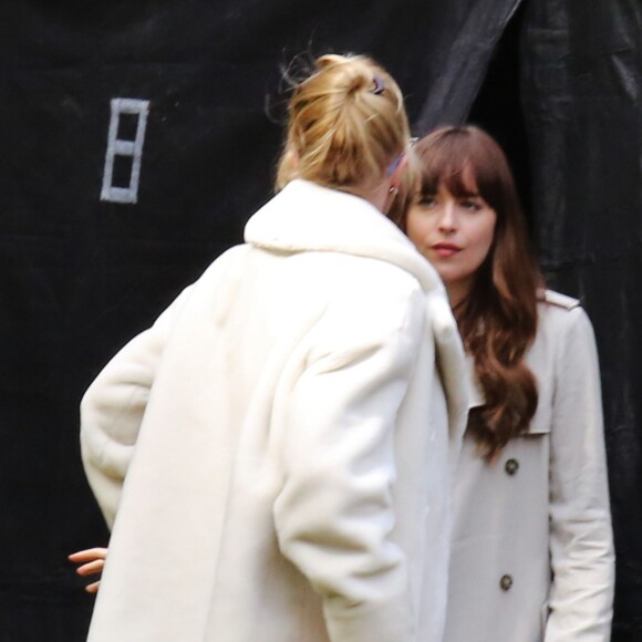 Melanie Griffith rend visite à sa fille Dakota Johnson sur le tournage de 'Fifty Shades of Grey' à Vancouver, le 26 avril 2016