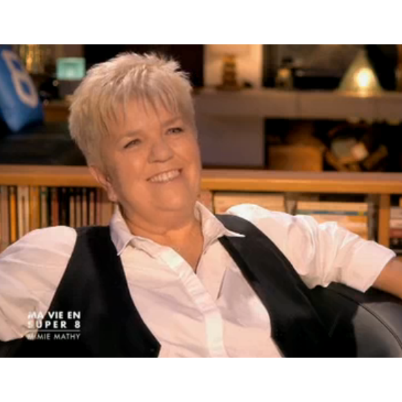 La comédienne Mimie Mathy, interviewée dans l'émission Ma Vie en Super 8 sur D8.