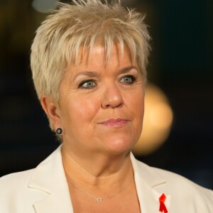 Exclusif - Mimie Mathy aux Folies Bergère à Paris, le 28 mars 2015.