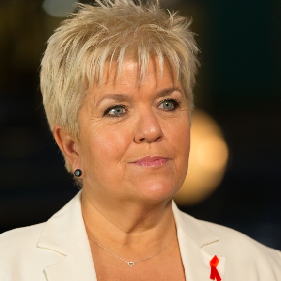 Exclusif - Mimie Mathy aux Folies Bergère à Paris, le 28 mars 2015.