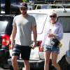 Liam Hemsworth et sa petite-amie Miley Cyrus vont prendre le petit-déjeuner à Byron Bay en Australie, le 28 avril 2016.