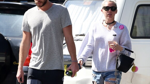 Miley Cyrus et Liam Hemsworth, vacances en famille : Le couple bientôt marié ?