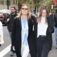Tea Leoni et sa fille Madelaine Duchovny se promènent dans les rues de New York, le 2 mai 2016