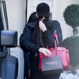 Khloe Kardashian et son amie Malika Haqq à la sortie du centre dermatologique Epione à Beverly Hills. Khloe se cache le visage mais laisse entrevoir des marques aux dessus de sa lèvre supérieure. Le 2 mai 2016