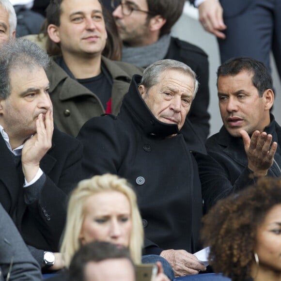 Raphaël Mezrahi et Jean-Claude Darmon - People assistent au match de football Paris Saint-Germain (PSG) contre Lens (RCL) au parc des Princes à Paris le 7 mars 2015 , à l'occasion d'un match de la 28e journée de Ligue 1.