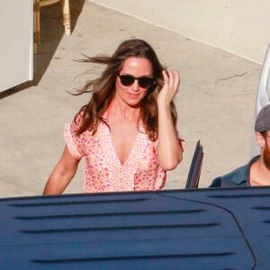 Pippa Middleton sort du Nikki Beach avec son frère James Middleton à Saint-Barthélemy, le 3 janvier 2016.