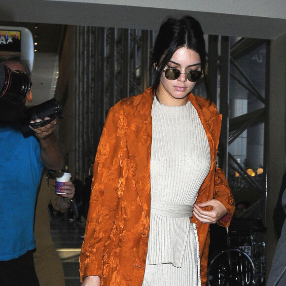 Kendall Jenner à l'aéroport de LAX à Los Angeles, le 10 mai 2016.