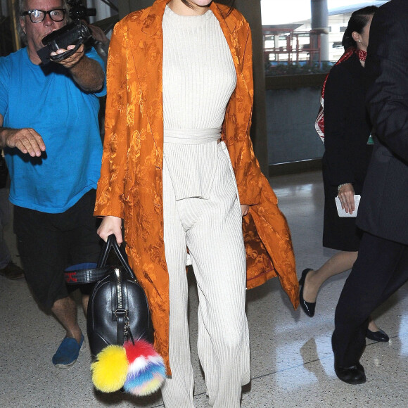 Kendall Jenner à l'aéroport de LAX à Los Angeles, le 10 mai 2016.