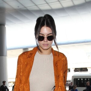 Kendall Jenner à l'aéroport de LAX à Los Angeles, le 10 mai 2016.