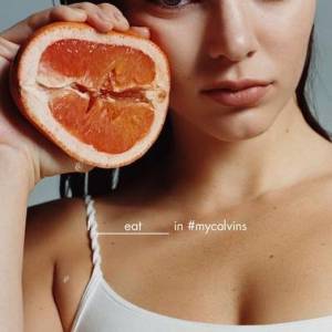 Kendall Jenner apparaît sur de nouveaux clichés de la campagne printemps 2016 de Calvin Klein Underwear. Photo par Harley Weir.