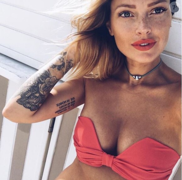 Caroline Receveur en bikini sur Instagram