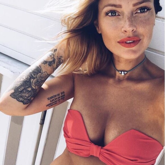 Caroline Receveur en bikini sur Instagram