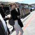 Lily Rose Depp arrive à l'aéroport de Nice pour se rendre au 69ème festival international du film de Cannes à Nice le 12 mai 2016.