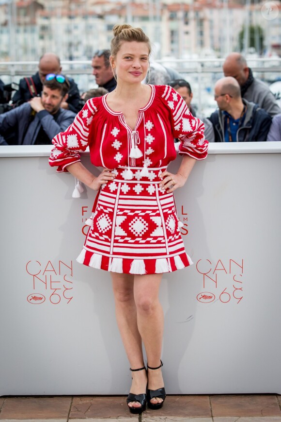 Mélanie Thierry - Photocall du film "La danseuse" lors du 69ème Festival International du Film de Cannes. Le 13 mai 2016 © Borde-Moreau / Bestimage  Call for "La danseuse" at the 69th Cannes International Film Festival. On may 13th 201613/05/2016 - 