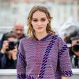 Lily-Rose Depp dans une tenue Chanel - Photocall du film "La Danseuse" lors du 69e Festival International du Film de Cannes. Le 13 mai 2016 © Dominique Jacovides / Bestimage