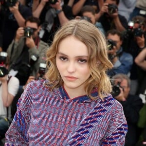 Lily-Rose Depp dans une tenue Chanel - Photocall du film "La Danseuse" lors du 69e Festival International du Film de Cannes. Le 13 mai 2016 © Dominique Jacovides / Bestimage