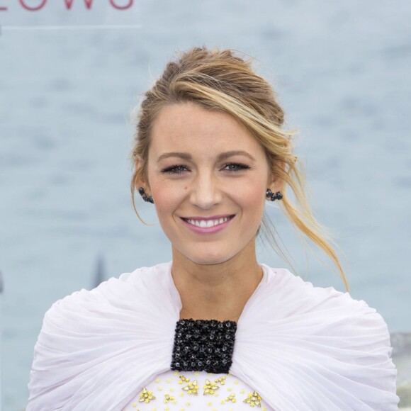 Blake Lively (enceinte) au photocall du film "Instinct de Survie" lors du 69ème Festival International du film de Cannes le 13 mai 2016. © Olivier Borde / Cyril Moreau / Bestimage