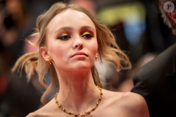 Lily-Rose Depp - Montée des marches du film "I, Daniel Blake" lors du 69ème Festival International du Film de Cannes. Le 13 mai 2016. © Dominique Jacovides-Cyril Moreau/Bestimage