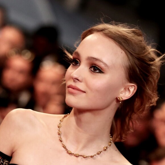 Lily-Rose Depp (robe Chanel) - Montée des marches du film "I, Daniel Blake" lors du 69ème Festival International du Film de Cannes. Le 13 mai 2016. © Dominique Jacovides-Cyril Moreau/Bestimage