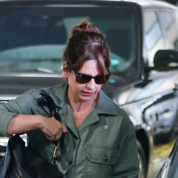 Sarah Michelle Gellar est allée chercher ses enfants Charlotte Prinze et Rocky Prinze à leur cours de danse à Los Angeles avant de visiter une caserne de pompiers, le samedi 14 mai 2016.