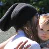 Jessica Biel dans un parc de Beverly Hills avec son fils Silas. 31 mars 2016