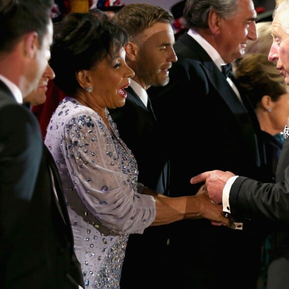 Dame Shirley Bassey et le prince Charles lors du spectacle équestre présenté le 15 mai 2016 au château de Windsor en l'honneur des 90 ans de la reine Elizabeth II.