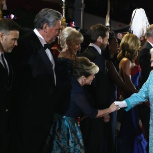 Imelda Staunton et la reine Elizabeth II lors du spectacle équestre présenté le 15 mai 2016 au château de Windsor en l'honneur des 90 ans de la reine Elizabeth II.