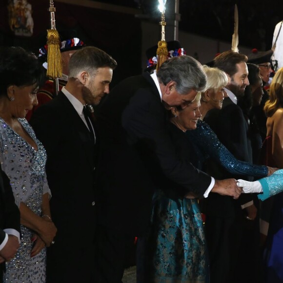 Jim Carter et la reine Elizabeth II lors du spectacle équestre présenté le 15 mai 2016 au château de Windsor en l'honneur des 90 ans de la reine Elizabeth II.