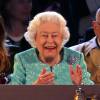 La reine Elizabeth II ravie lors du spectacle équestre présenté le 15 mai 2016 au château de Windsor en l'honneur de ses 90 ans.