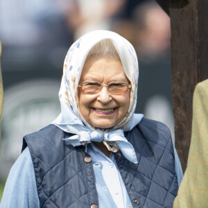 La reine Elizabeth II au Royal Windsor Horse Show à Windsor le 12 mai 2016.