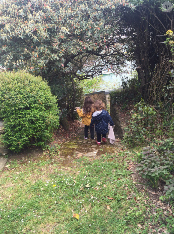 Marc-Olivier Fogiel poste une adorable photo de ses filles, Mila (5 ans) et Lily (3 ans). Mai 2016.