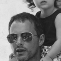 Marc-Olivier Fogiel, fier de ses filles : Adorables photos de Mila et Lily