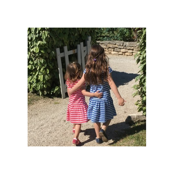 Marc-Olivier Fogiel poste un cliché de ses filles, Mila (5 ans) et Lily (3 ans). Mai 2016.